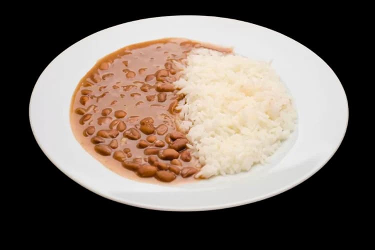 foto prato feijão com arroz